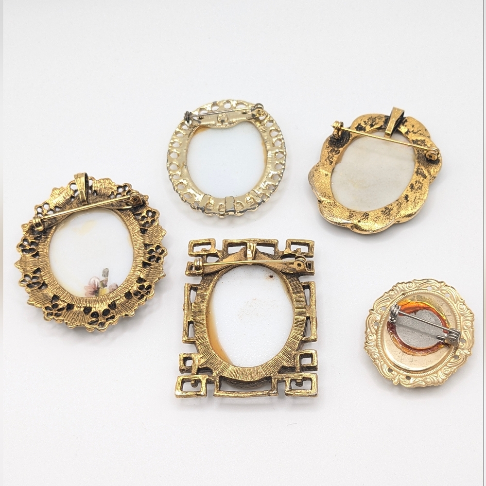5 Vintage Gold Tone Brooches/Pendants - Picture 2 of 7